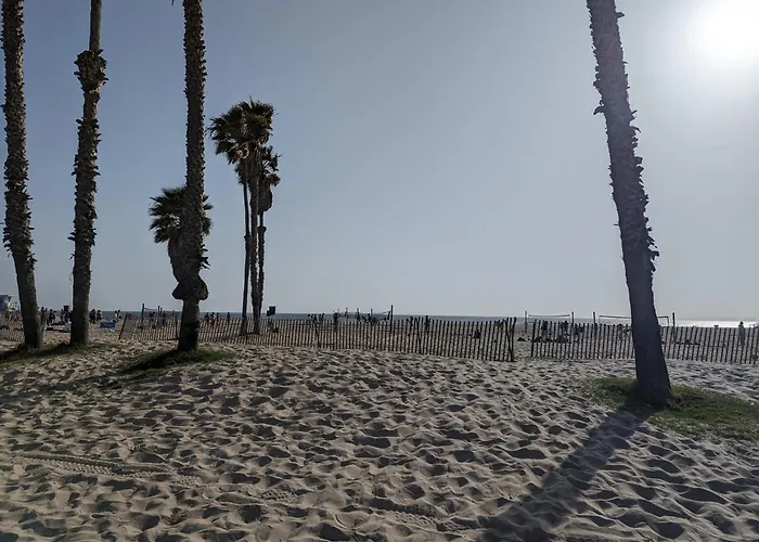 2Bedroom With Den And 2Ba 4 Blocks To Santa Monica Beach